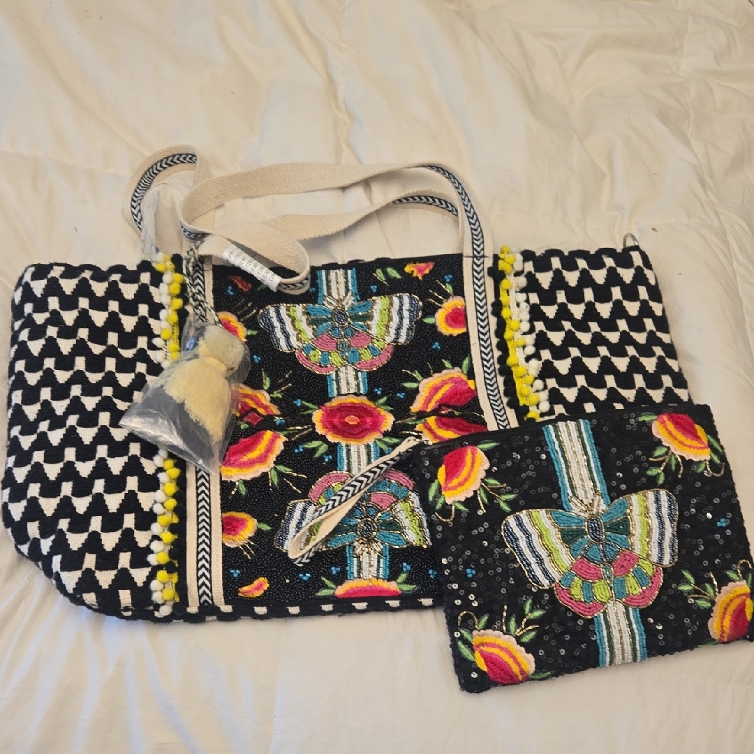 New America & Beyond Black Tropical Floral Tote With Beading & Wristlet
